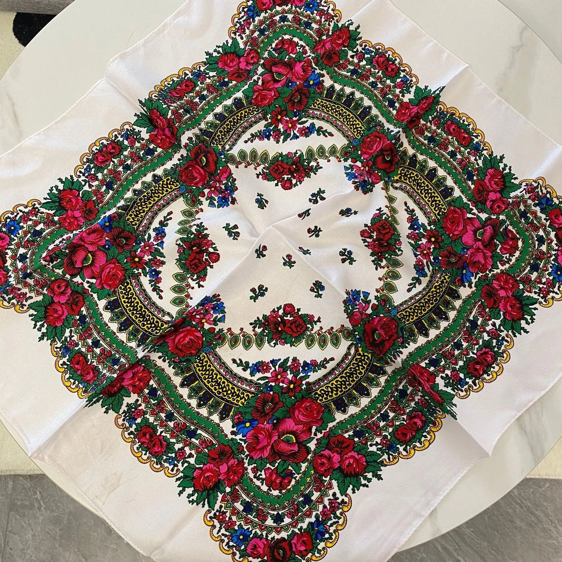 70*70 cm russe Floral carré écharpe femmes de luxe fleur imprimé Bandana bandeau ethnique mouchoir bandeau foulards